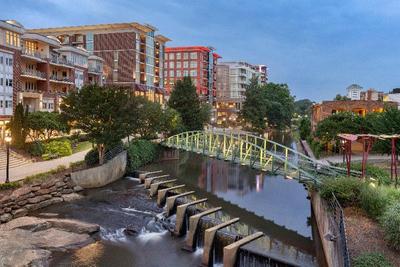 Holiday Inn Express & Suites Greenville-Downtown
