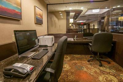 Holiday Inn Express and Suites Houston North Inter