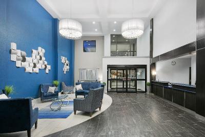 Holiday Inn Express and Suites Houston Intercontin