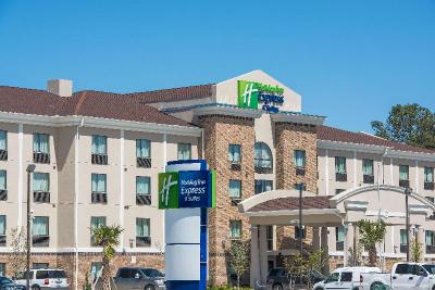 Holiday Inn Express and Suites Houston Intercontin
