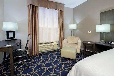 Holiday Inn Express and Suites Houston Intercontin