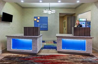 Holiday Inn Express and Suites Houston East