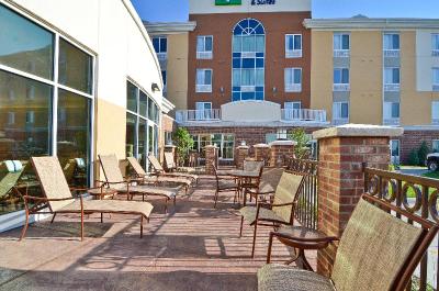 Holiday Inn Express and Suites Williston