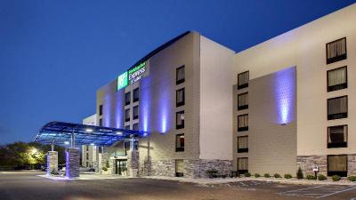 Holiday Inn Express and Suites Jackson Downtown Co