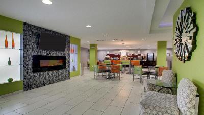 Holiday Inn Express and Suites Jackson Downtown Co