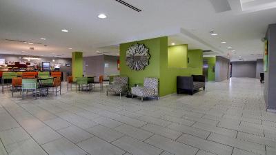 Holiday Inn Express and Suites Jackson Downtown Co