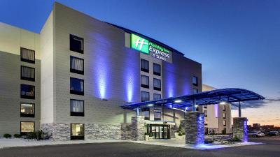 Holiday Inn Express and Suites Jackson Downtown Co