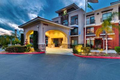 Holiday Inn Express and Suites Lake Elsinore