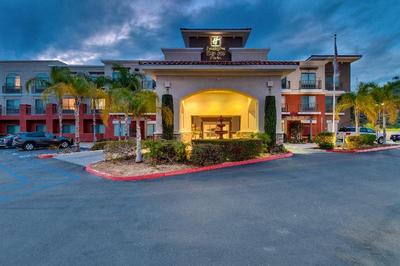 Holiday Inn Express and Suites Lake Elsinore