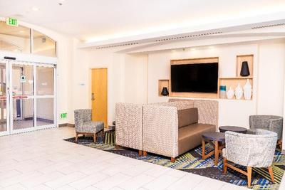 Holiday Inn Express & Suites Las Vegas SW