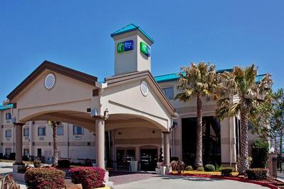 Holiday Inn Express and Suites Lake Charles
