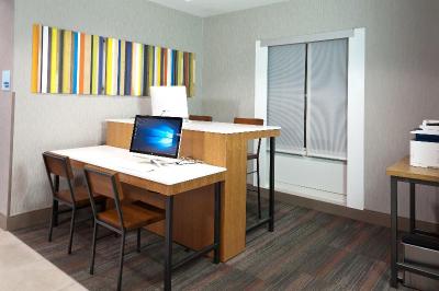 Holiday Inn Express and Suites Scott Lafayette Wes