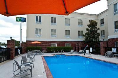 Holiday Inn Express and Suites Scott Lafayette Wes