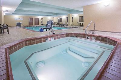 Holiday Inn Express and Suites Las Vegas