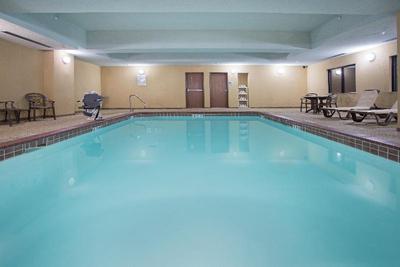 Holiday Inn Express and Suites Las Vegas