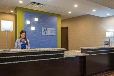 Holiday Inn Express and Suites Orlando East UCF Ar