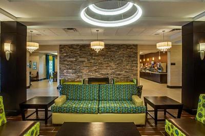 Holiday Inn Express and Suites Orlando East UCF Ar