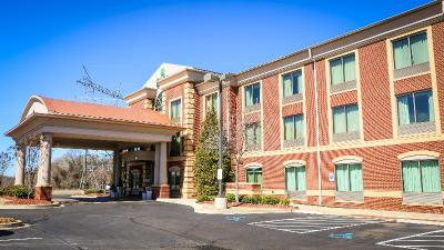 Holiday Inn Express and Suites Memphis Germantown