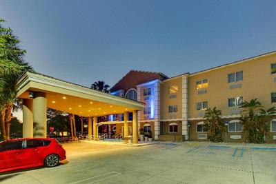 Holiday Inn Express and Suites West Palm Beach Met