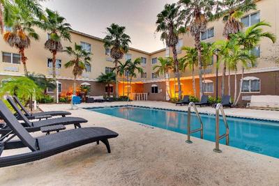 Holiday Inn Express and Suites West Palm Beach Met