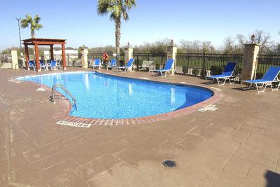 Holiday Inn Express and Suites Seguin