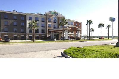 Holiday Inn Express and Suites Seguin