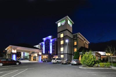 Holiday Inn Express and Suites Tacoma South Lakewo