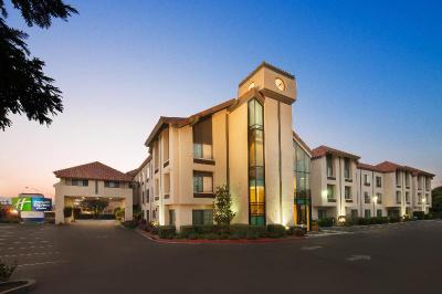 Holiday Inn Express and Suites Santa Clara Silicon