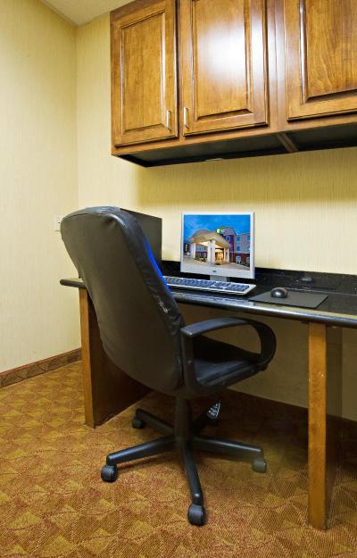 Holiday Inn Express & Suites Sweetwater