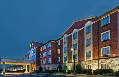 Holiday Inn Express and Suites Tulsa S Broken Arro