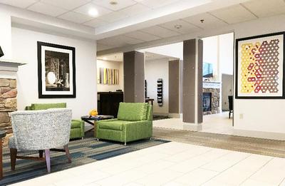 Holiday Inn Express and Suites White River Junctio