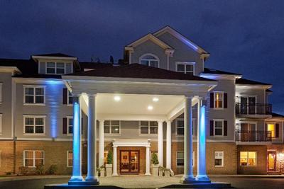 Holiday Inn Express and Suites White River Junctio