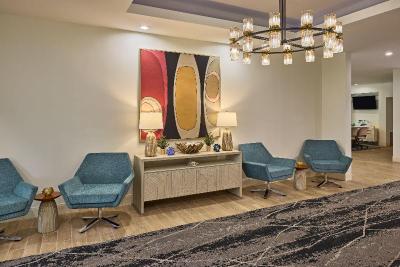 Holiday Inn Express Suites Charleston Dwtn West