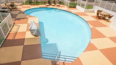 Holiday Inn Express and Suites Pigeon Forge Sevier