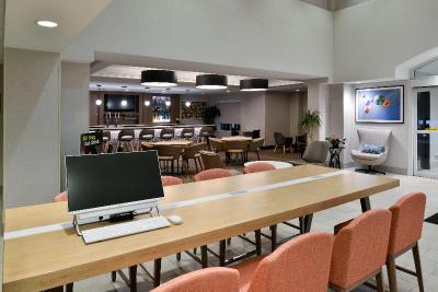 Holiday Inn & Suites Overland Park-Conv Ctr