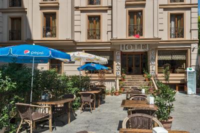 Grand Pamir Hotel