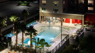 Holiday Inn Express & Suites Orlando at Seaworld