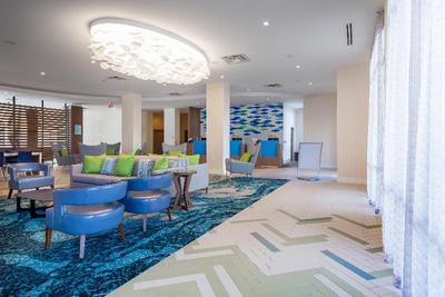 Holiday Inn Express & Suites Orlando at Seaworld
