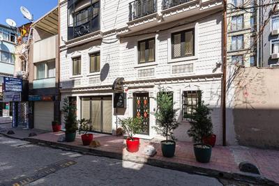 Villa Pera Suite Hotel