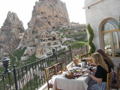 Caldera Cave Hotel