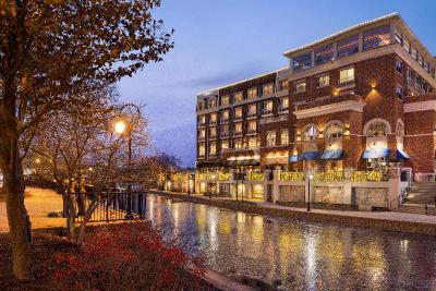 Hotel Indigo Naperville Riverwalk