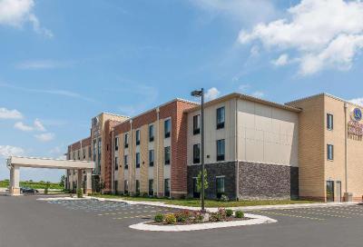 Comfort Suites Rensselaer near Fair Oaks