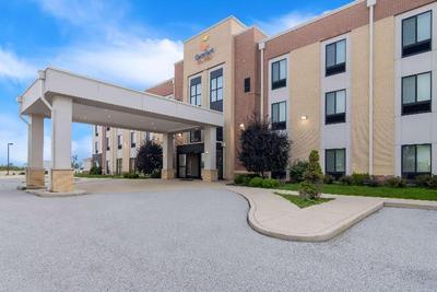 Comfort Suites Rensselaer near Fair Oaks