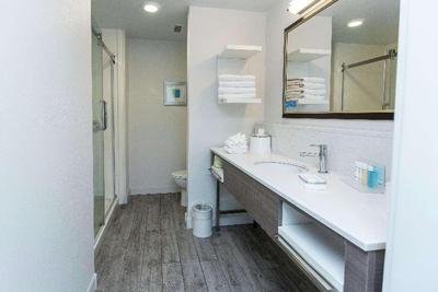 Hampton Inn Suites Syracuse North Airport Area