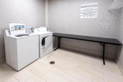 Holiday Inn Express Suites Commerce