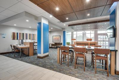 Holiday Inn Express Suites Dallas North Addison