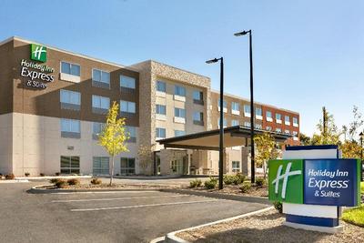 Holiday Inn Express Suites Salisbury