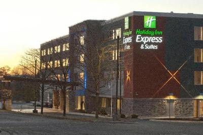 Holiday Inn Express Suites Johnstown