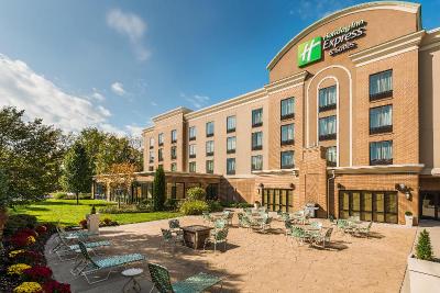 Holiday Inn Express Suites Rochester Webster