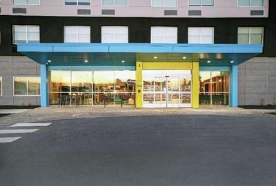 Tru by Hilton Portland Airport Area